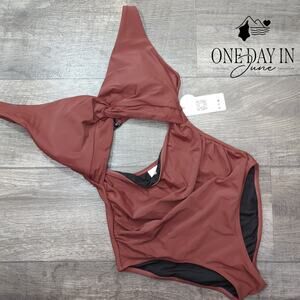 Charmo Twist Front Cut Out One Piece Swimsuit Size M